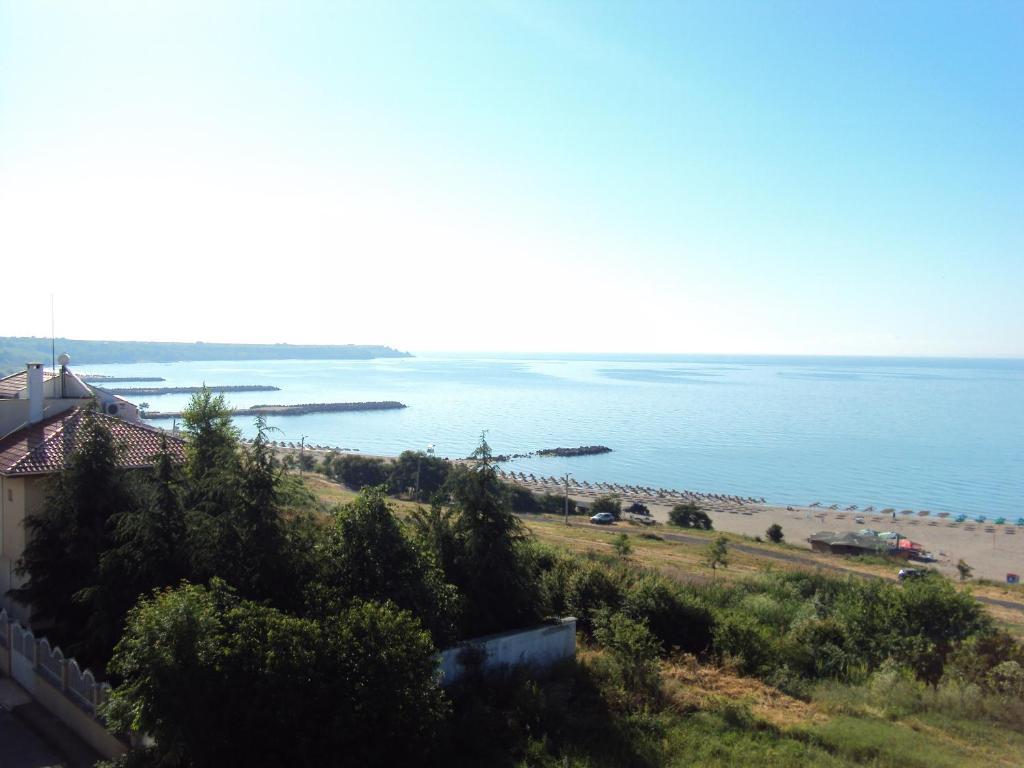 Family Lazuren Briag Burgas