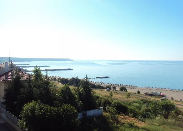 Family Hotel Lazuren Briag